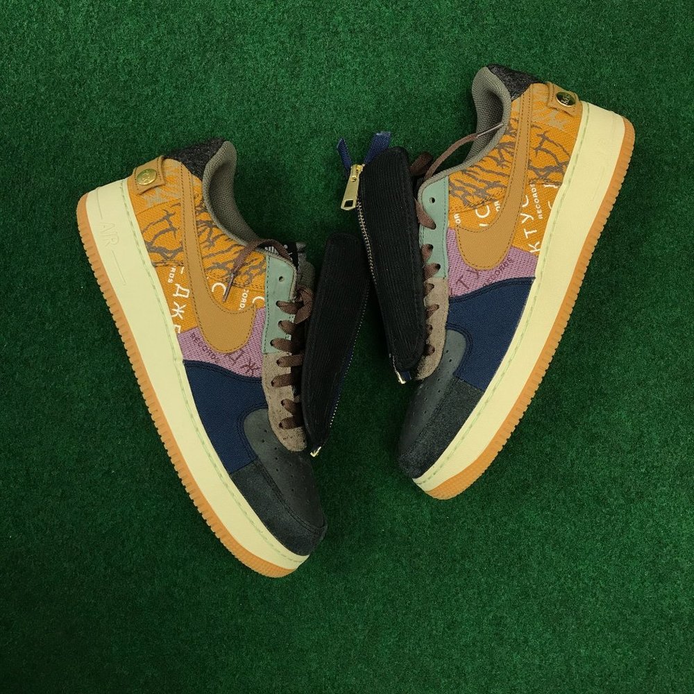 Pre-Owned Nike x Travis Scott Cactus Jack Air Force 1 - Size 12